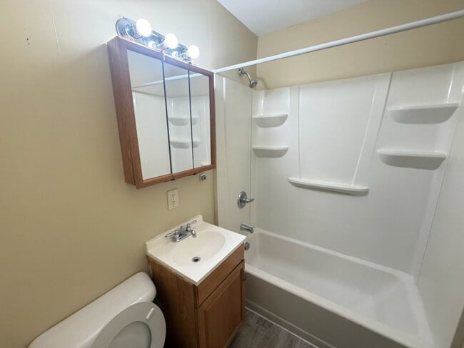 Photo - 2015 Southwood Dr