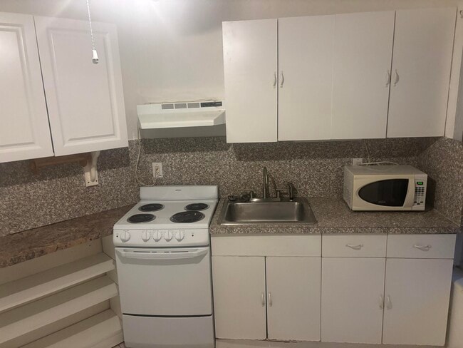 Photo - 2424 Grant St