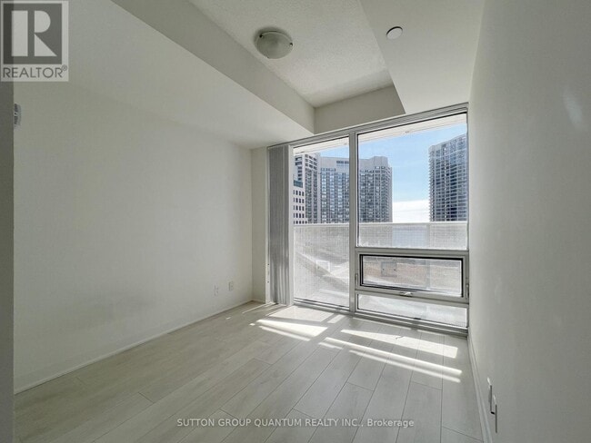 Photo - 88 Harbour St Unit 1510