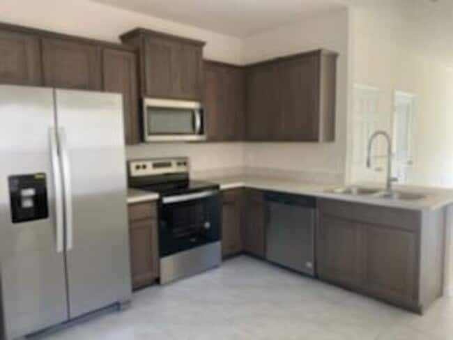 Photo - 911 Capitol Pkwy