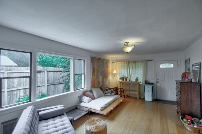 Photo - Charming 1-Bedroom Unit in Eastside Olympia