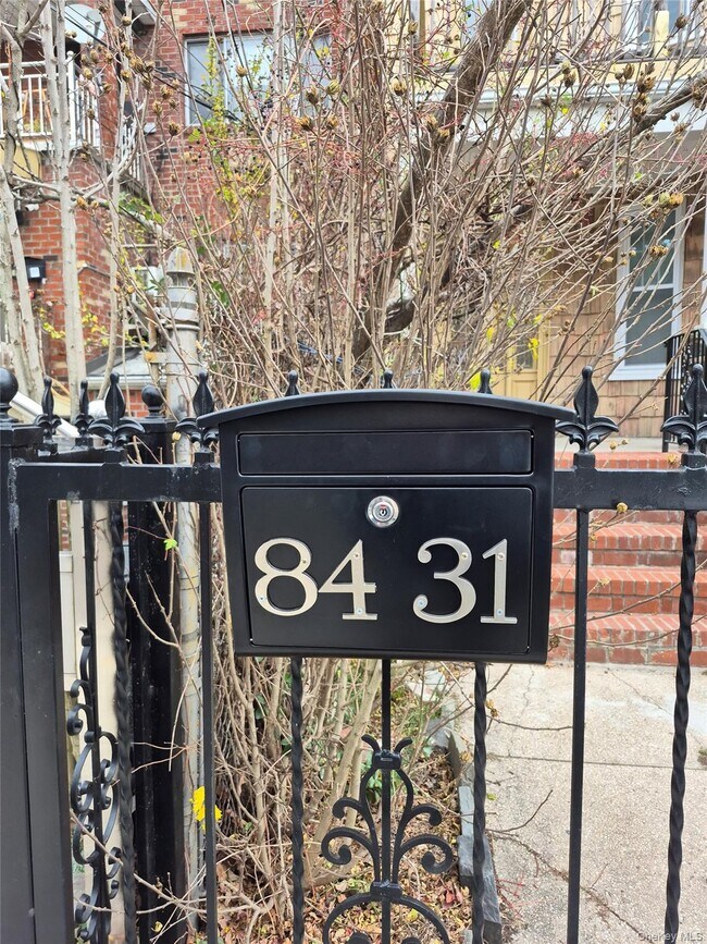 Photo - 84-31-84101 101st St