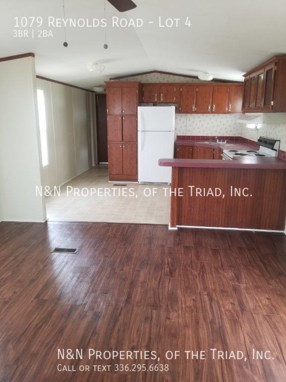 Photo - 1079 Reynolds Rd