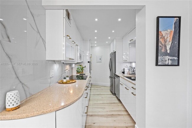 Photo - 1881 Washington Ave Unit 6D