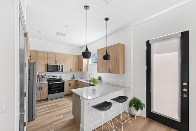 Building Photo - The Grove at La Frontera Rental