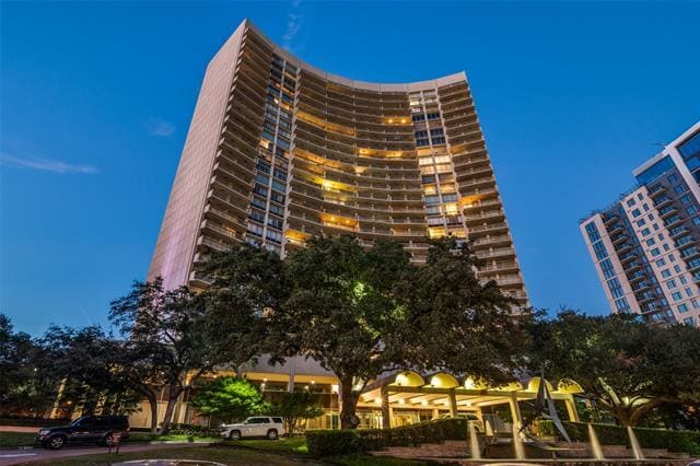 Building Photo - 6211 W Northwest Hwy Unit G513 Rental
