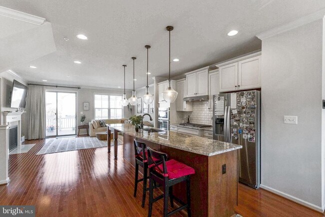 Photo - 13707 Petrel St