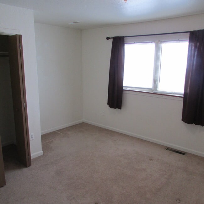 Bedroom - 2152 Frances St Unit 2152