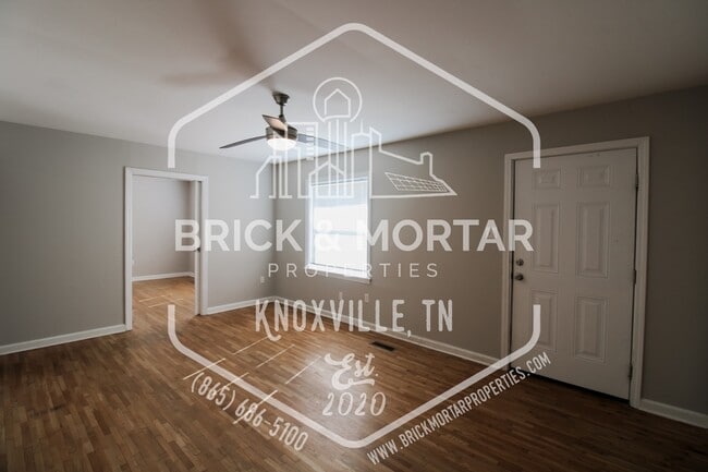 Photo - 1407 Charles Dr NE