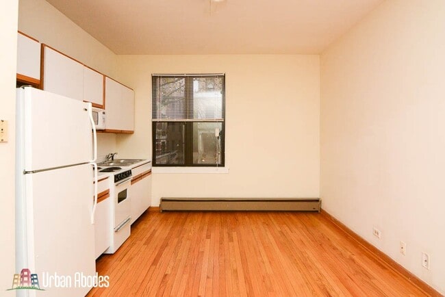 Photo - 634 W Barry Ave Unit J00W