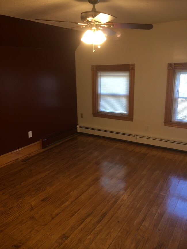 Photo - 37 Farquhar St Unit 3