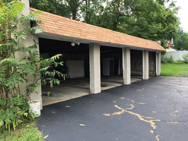 5840 Ridge Ave Unit 4