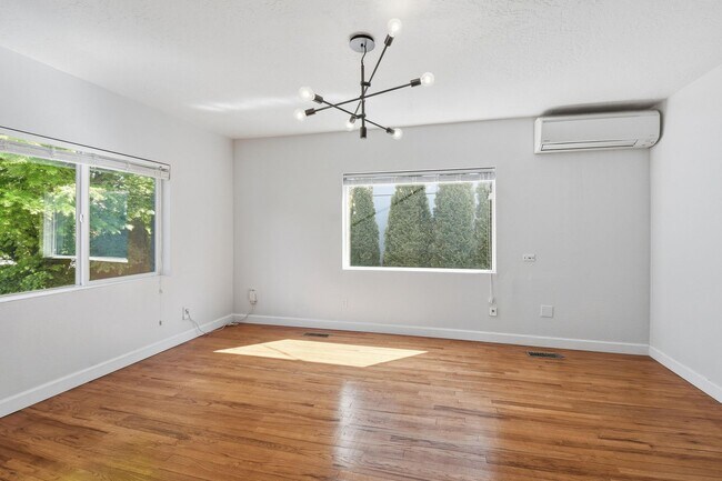 Photo - 2bd/1ba Kirkland Home