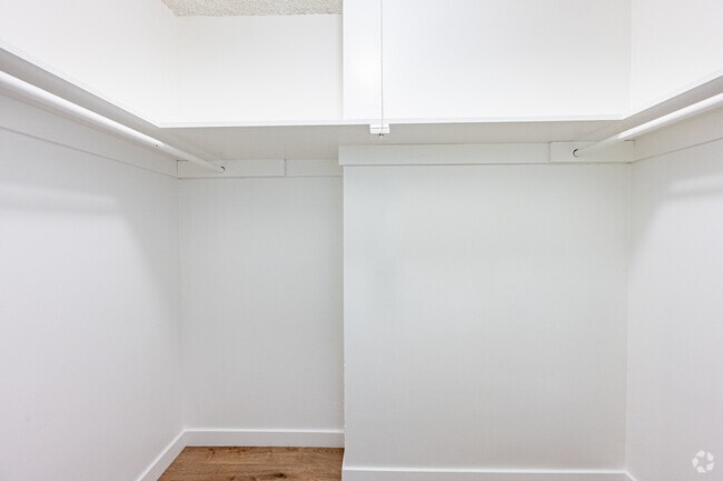 1BR, 1BA - 720SF - Storage