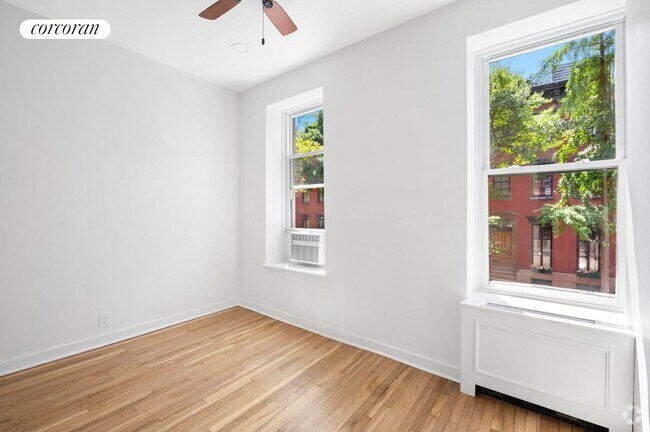 Building Photo - 259 W 12th St Rental