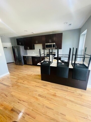1411 E 67th Pl Unidad 3E