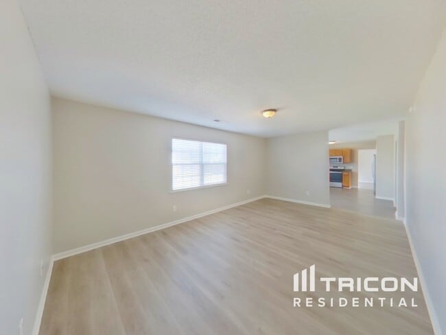 Photo - 142 Quiet Grove Dr