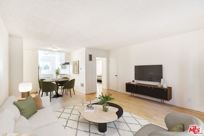 Building Photo - 2332 S Beverly Glen Blvd Unit 2 Rental