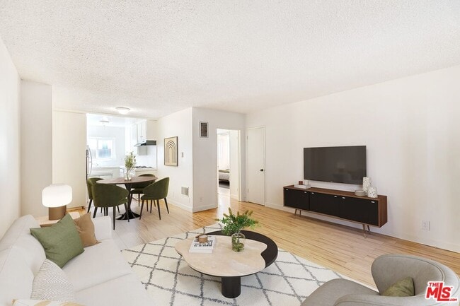 Building Photo - 2332 S Beverly Glen Blvd Unit 2 Rental