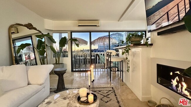 Photo - 999 N Doheny Dr Unit 711