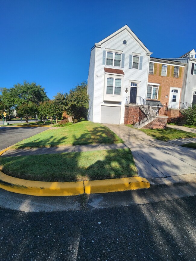 Photo - 7300 Wintergreen Ct Townhome