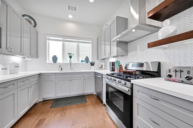 Photo - 2916 Cline St