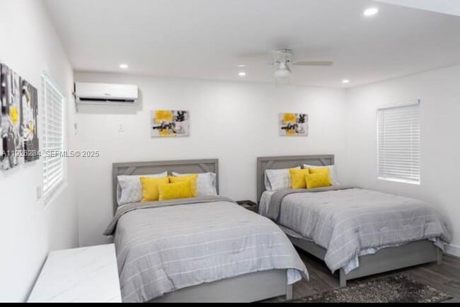 Photo - 1352 NW 52nd St Unit B