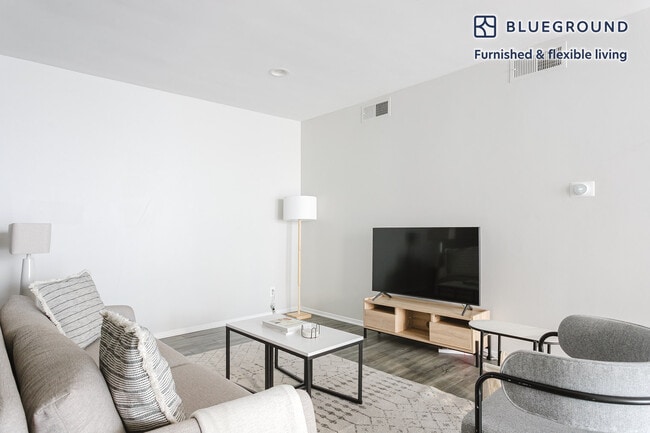 Photo - 115 N Wetherly Dr Unit FL1-ID1295