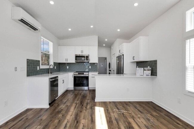 Building Photo - 6165 Talon Bay Dr