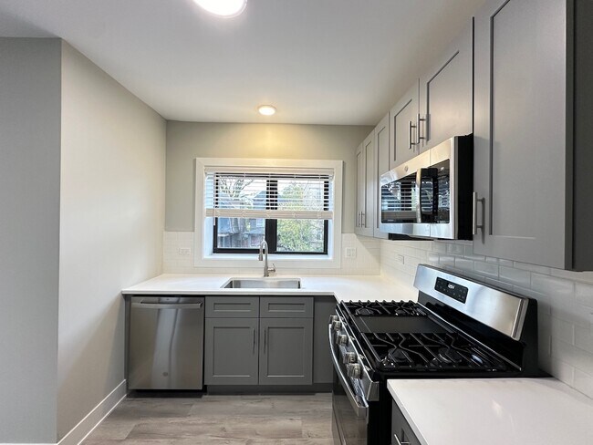 Photo - 1144 Oak Ave Unit W3