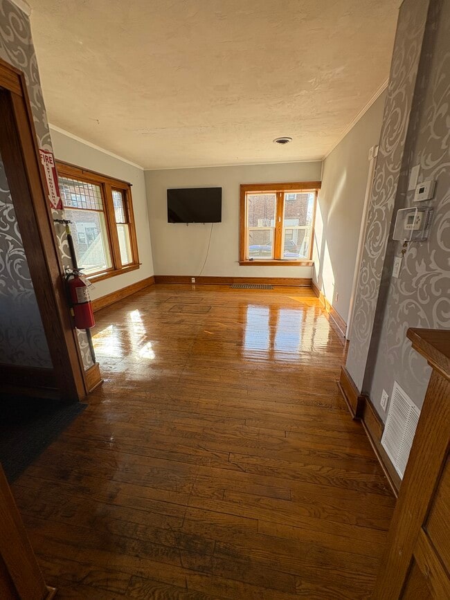 Photo - 217 S 4th St Unidad Lower