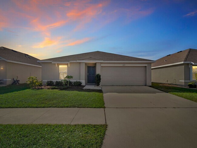 Photo - Beautiful 4 bedroom 2 bathroom Single Family House! Like new!