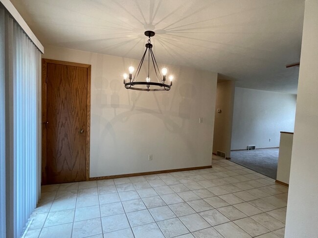 Photo - 1380 Cardinal Ln