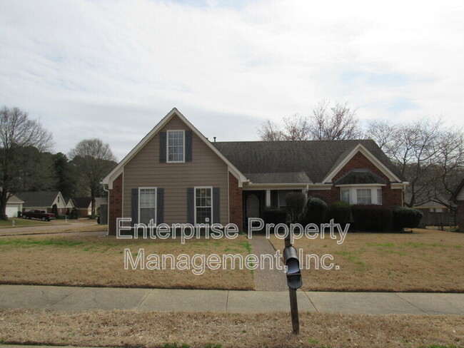 Photo - 7037 Meadowlands Pl