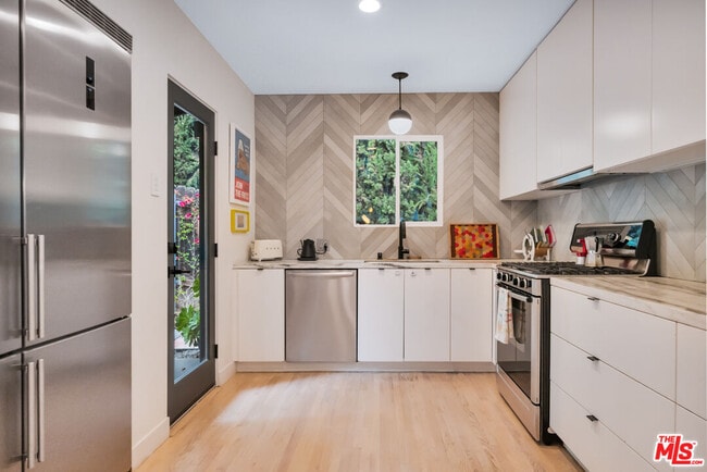 Photo - 380 Tamarac Dr