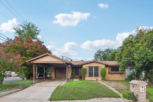 Building Photo - 1602 Lone Oak Ave Rental