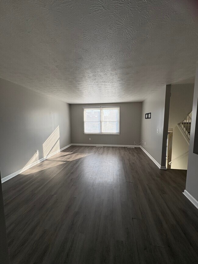 Photo - 1143 Hampton Dr