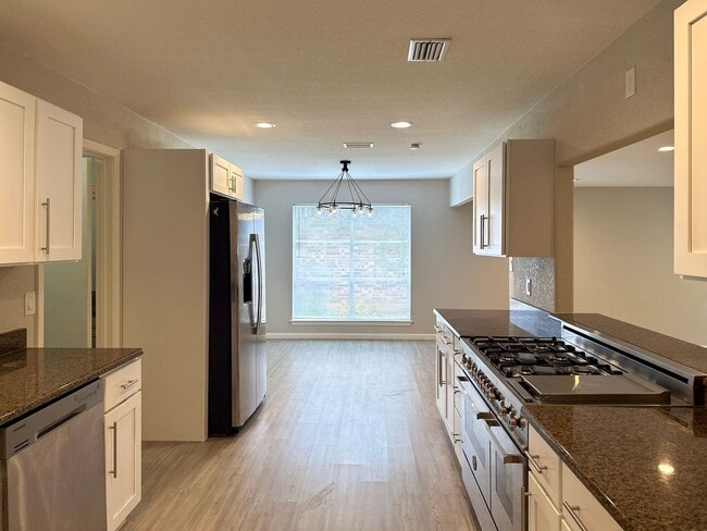 Building Photo - 55031 Sandy Cir