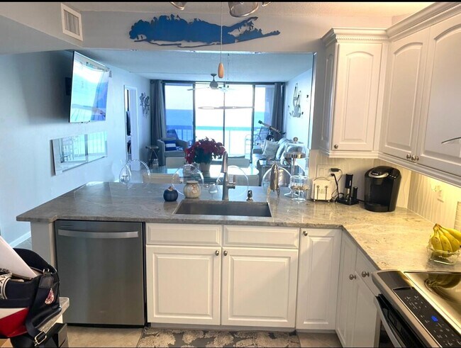 9940 S Ocean Dr Unidad 1004