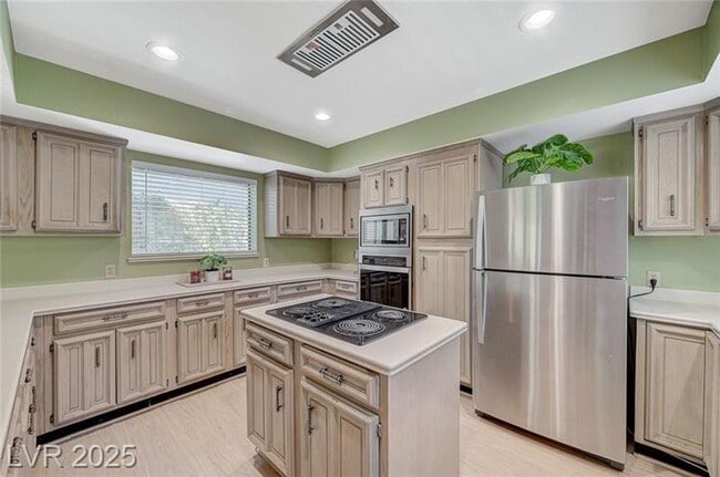 Photo - 2885 Duneville St House