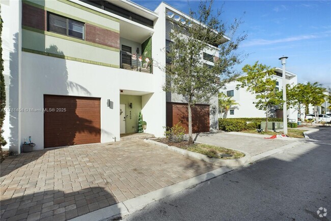 Building Photo - 4409 NW 9th St. Rental