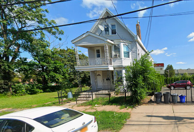 Building Photo - 206 Peshine Ave Unit 2 Rental