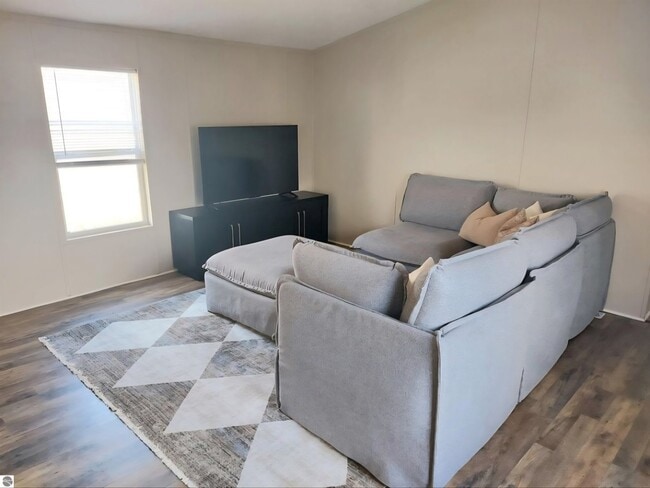 Photo - 4652 Meadow Lane Dr