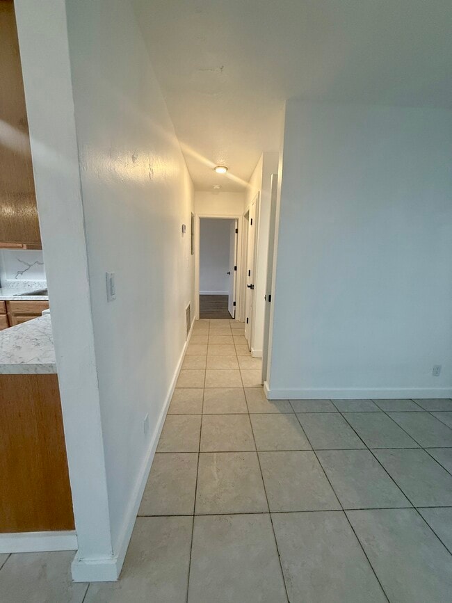 Photo - 337 SE 12th Ave Unit B