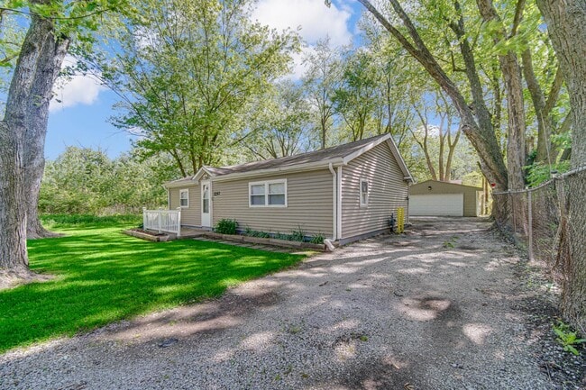 Photo - 2367 W Bell St