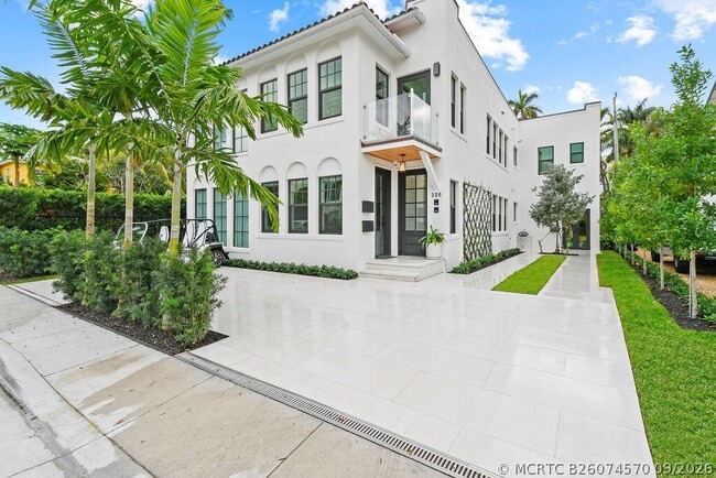 226 Oleander Ave