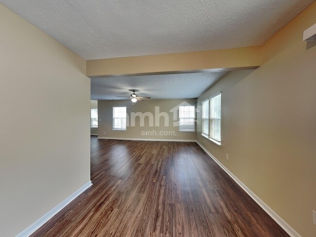 Photo - 1925 Tourmaline Dr