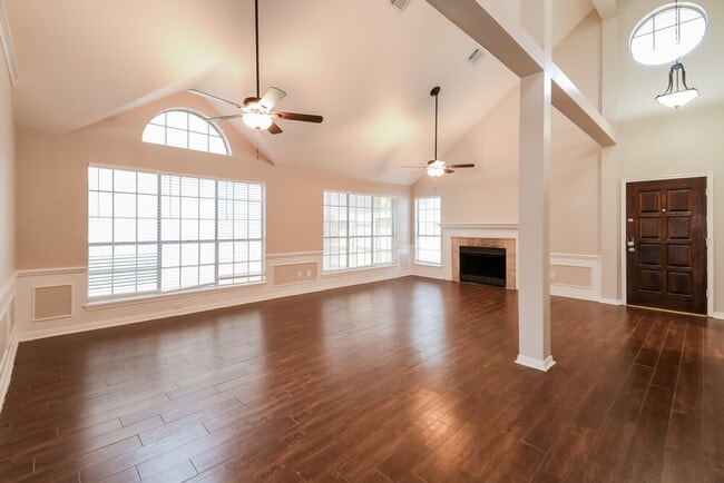 Photo - 4765 Oakmont Ct