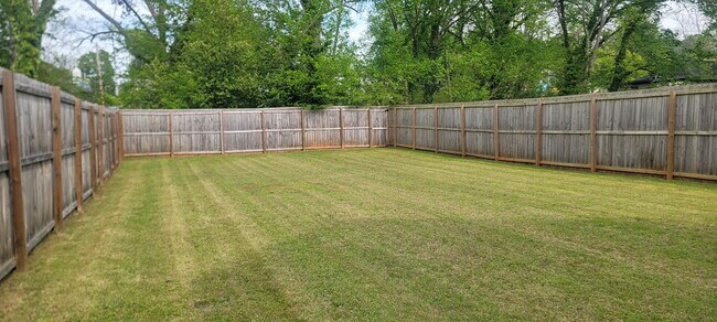 Patio cercado - 345 Andrew J Hairston Blvd NW