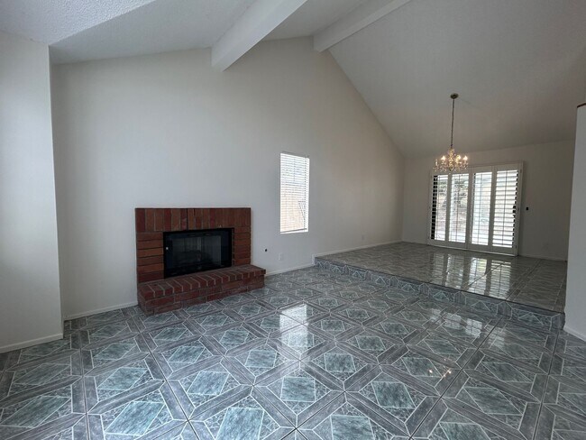 3068 Prado Ln